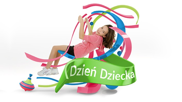 Dziewczynka przypomina, że dziś jest dzień dziecka